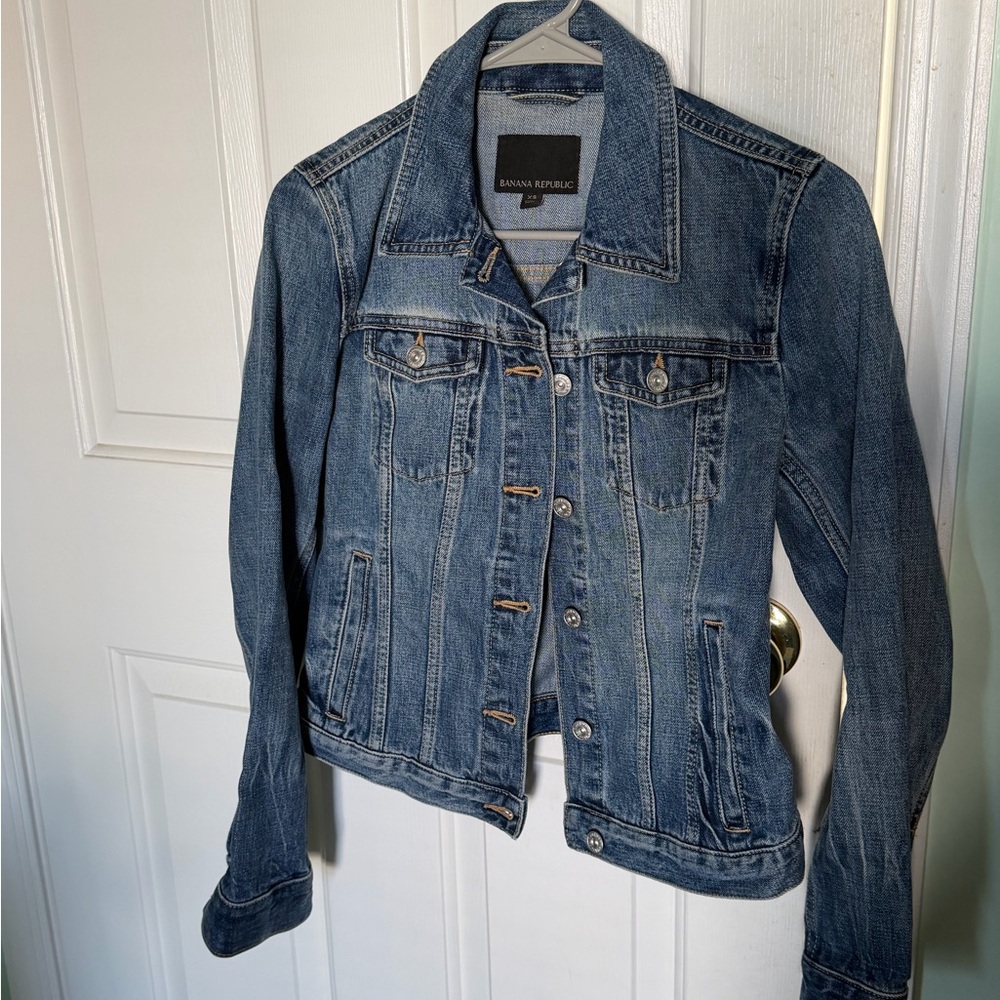 Banana Republic Women's Medium Blue Denim Jacket